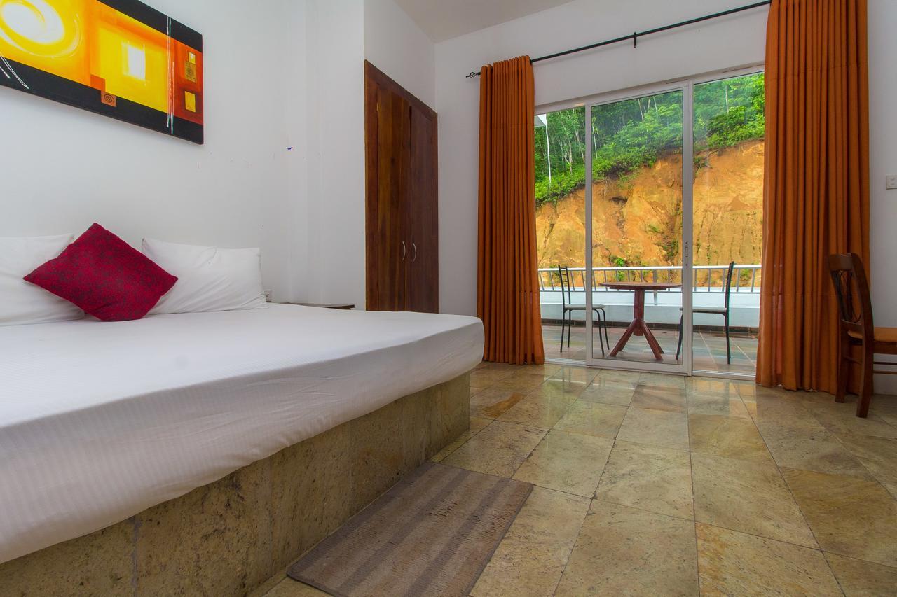 Sleek Hotel Кегалле Экстерьер фото